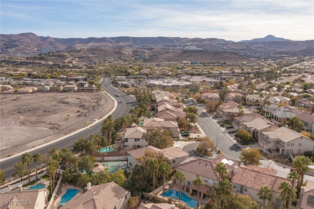 320 Glistening Cloud, Henderson, NV 89012