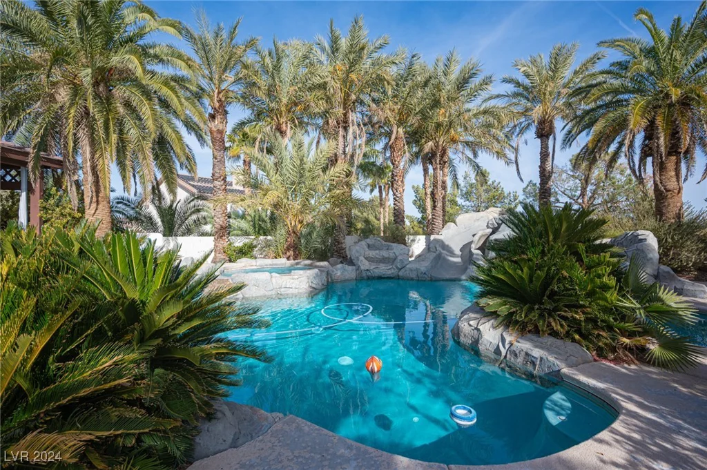 320 Glistening Cloud, Henderson, NV 89012