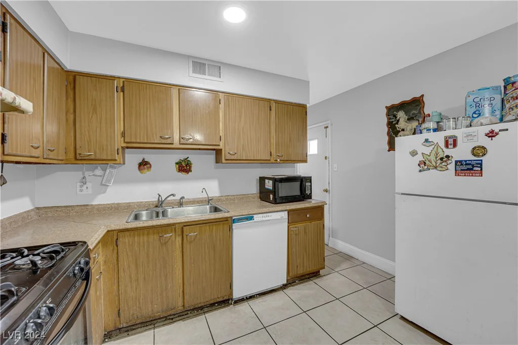 6109 Empire, Las Vegas, NV 89107