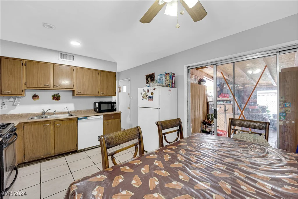 6109 Empire, Las Vegas, NV 89107