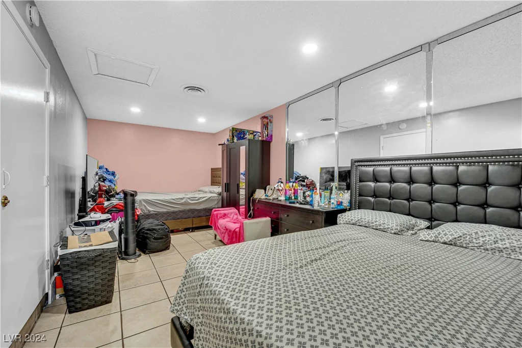 6109 Empire, Las Vegas, NV 89107