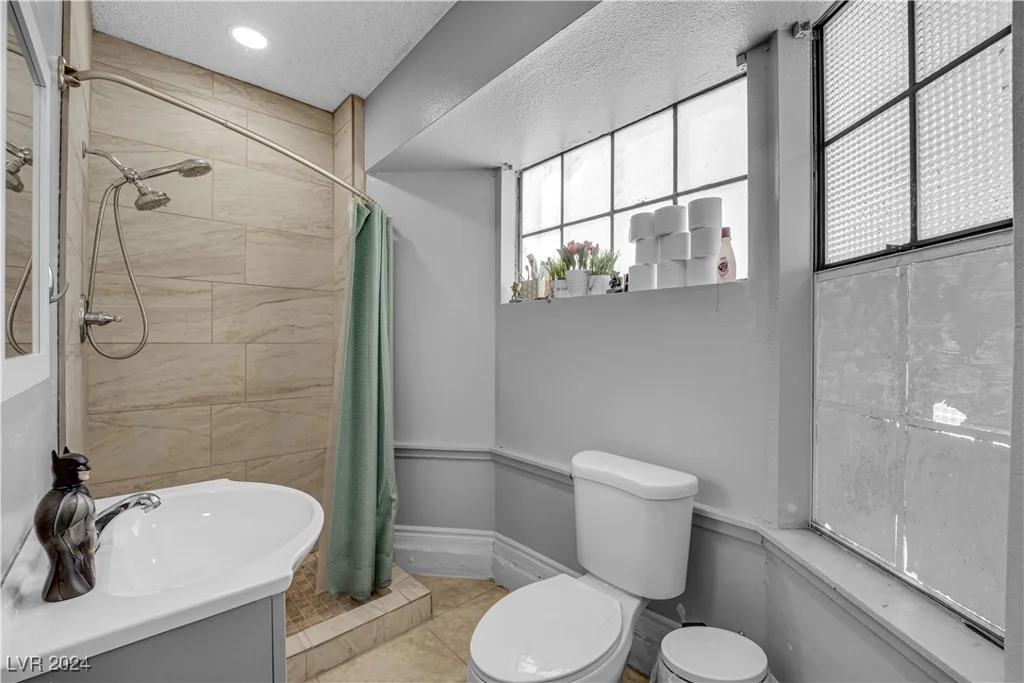 6109 Empire, Las Vegas, NV 89107