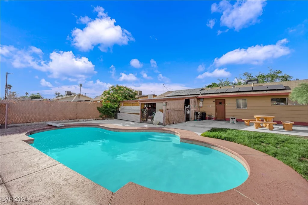 6109 Empire, Las Vegas, NV 89107