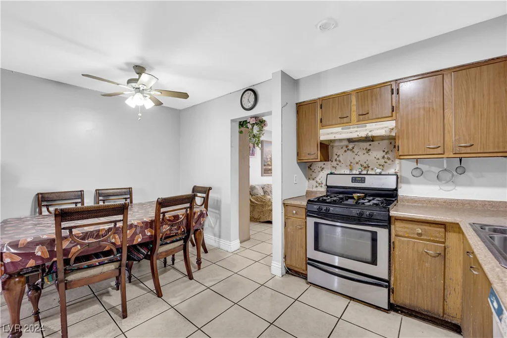6109 Empire, Las Vegas, NV 89107