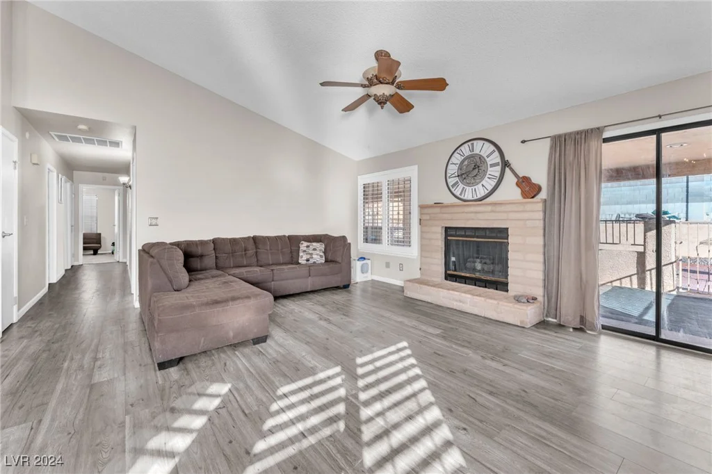 1550 Desertaire, Las Vegas, NV 89110