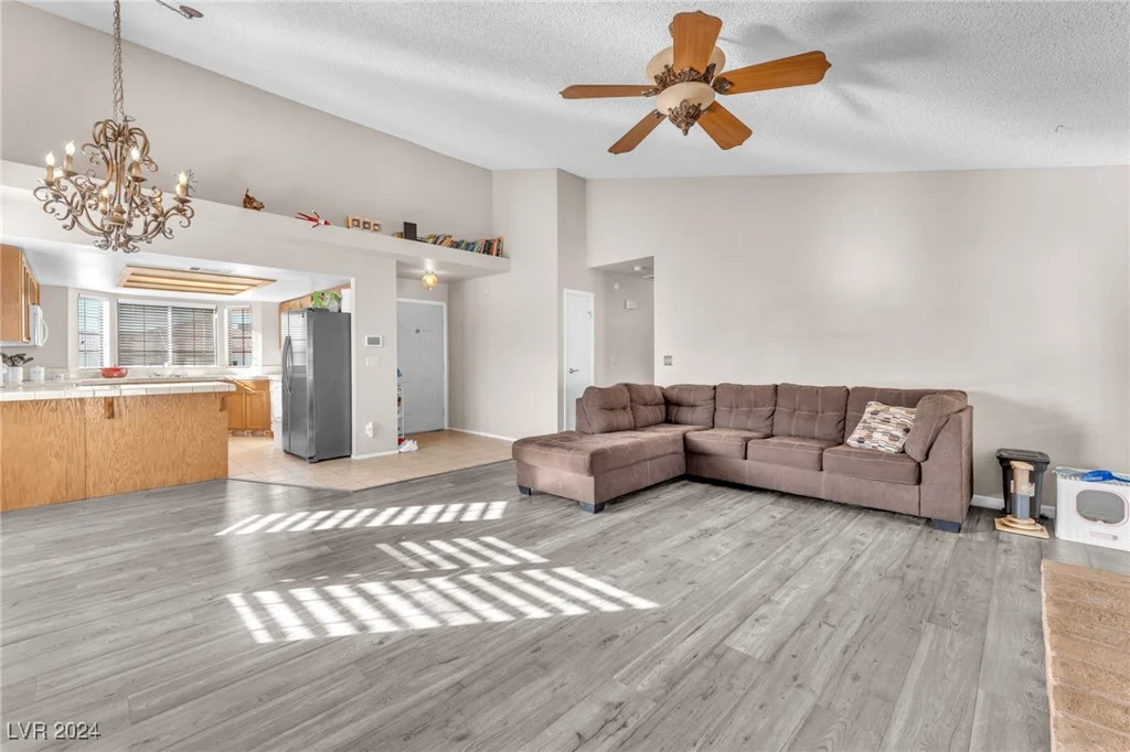 1550 Desertaire, Las Vegas, NV 89110