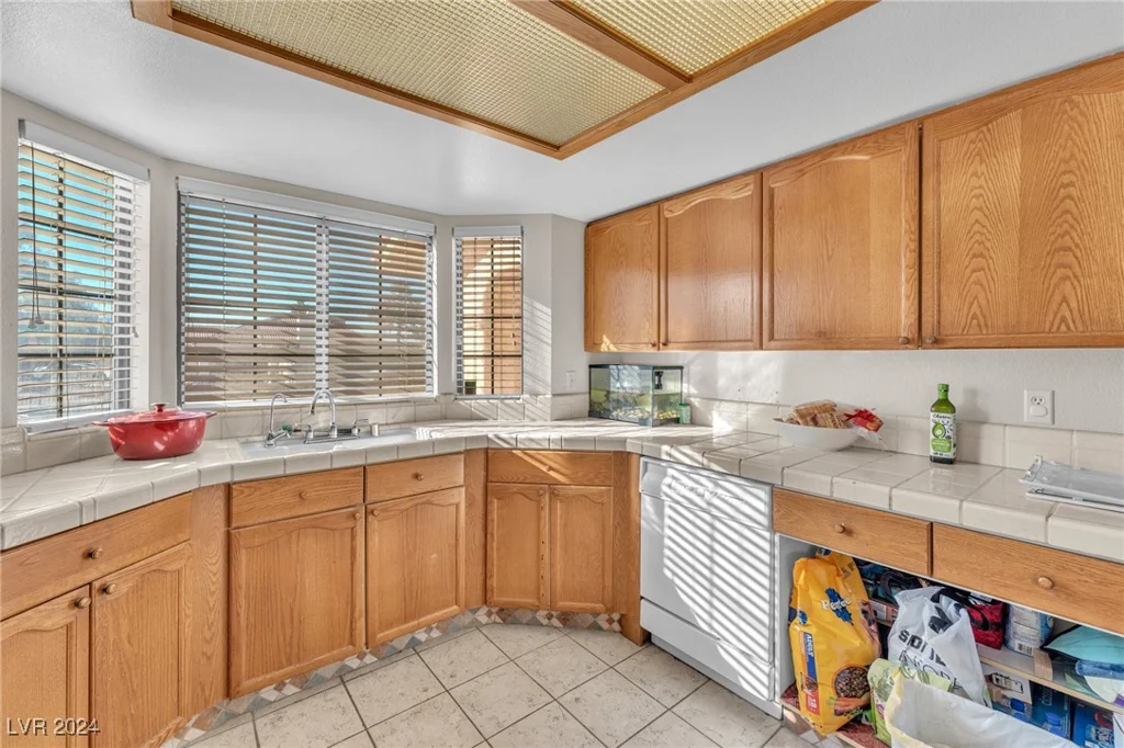 1550 Desertaire, Las Vegas, NV 89110