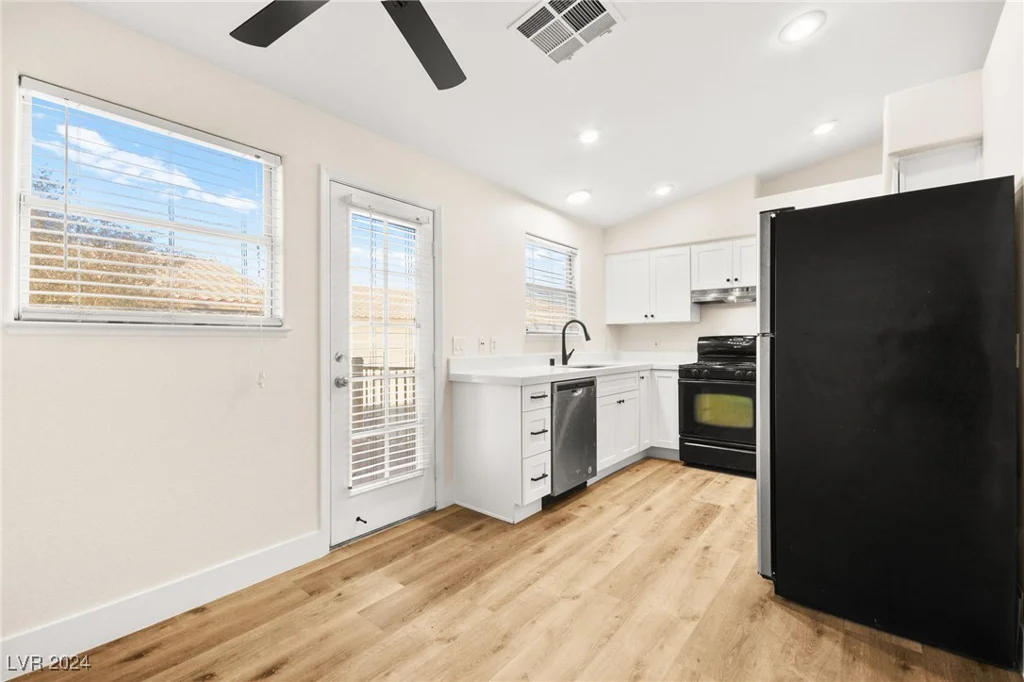 7560 Glowing Ember, Las Vegas, NV 89130