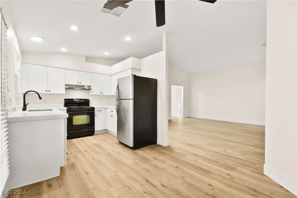 7560 Glowing Ember, Las Vegas, NV 89130