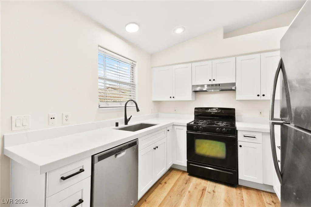 7560 Glowing Ember, Las Vegas, NV 89130