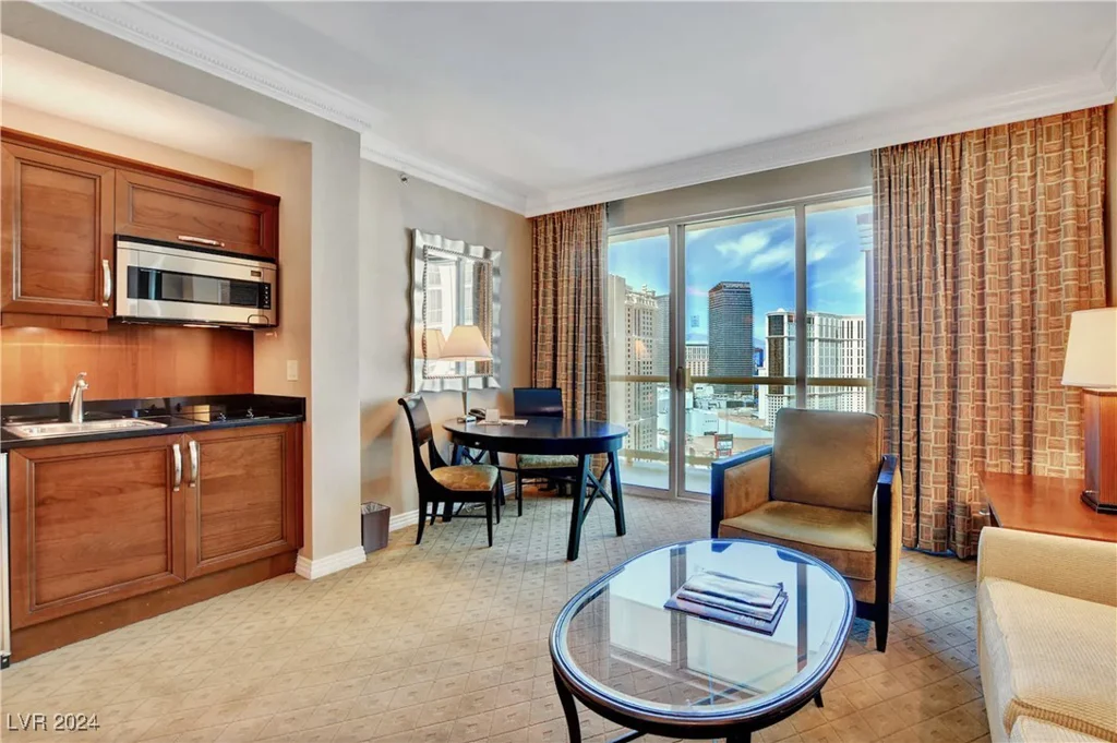 125 Harmon, Las Vegas, NV 89109