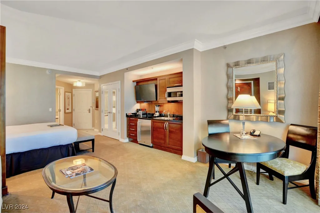 125 Harmon, Las Vegas, NV 89109