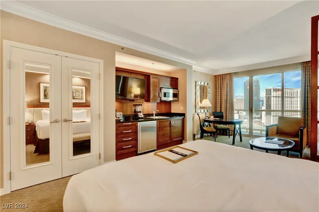 125 Harmon, Las Vegas, NV 89109