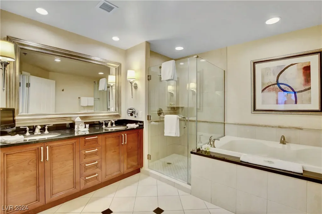 125 Harmon, Las Vegas, NV 89109