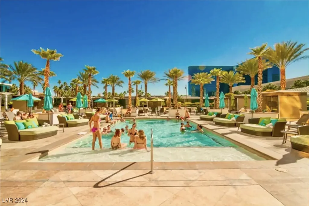 125 Harmon, Las Vegas, NV 89109