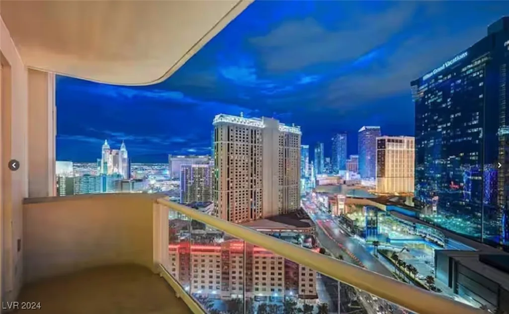 125 Harmon, Las Vegas, NV 89109
