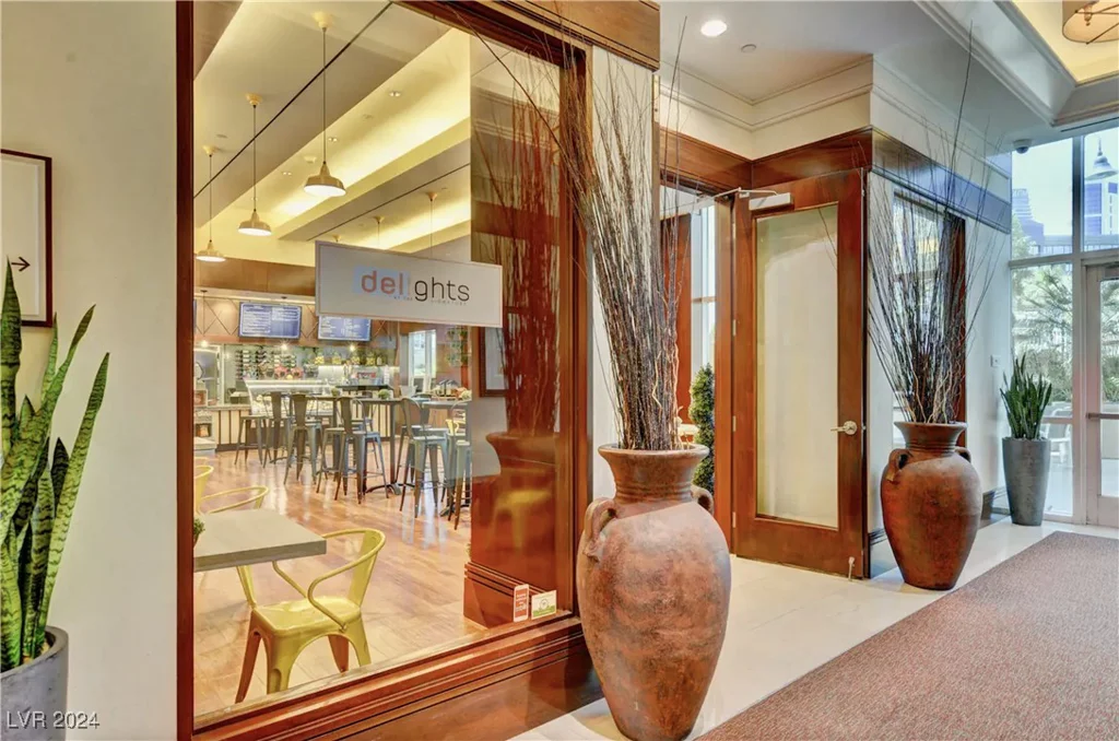 125 Harmon, Las Vegas, NV 89109