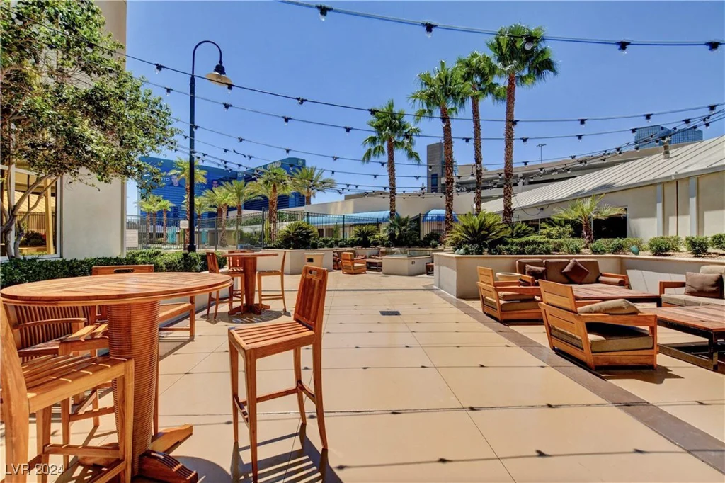 125 Harmon, Las Vegas, NV 89109