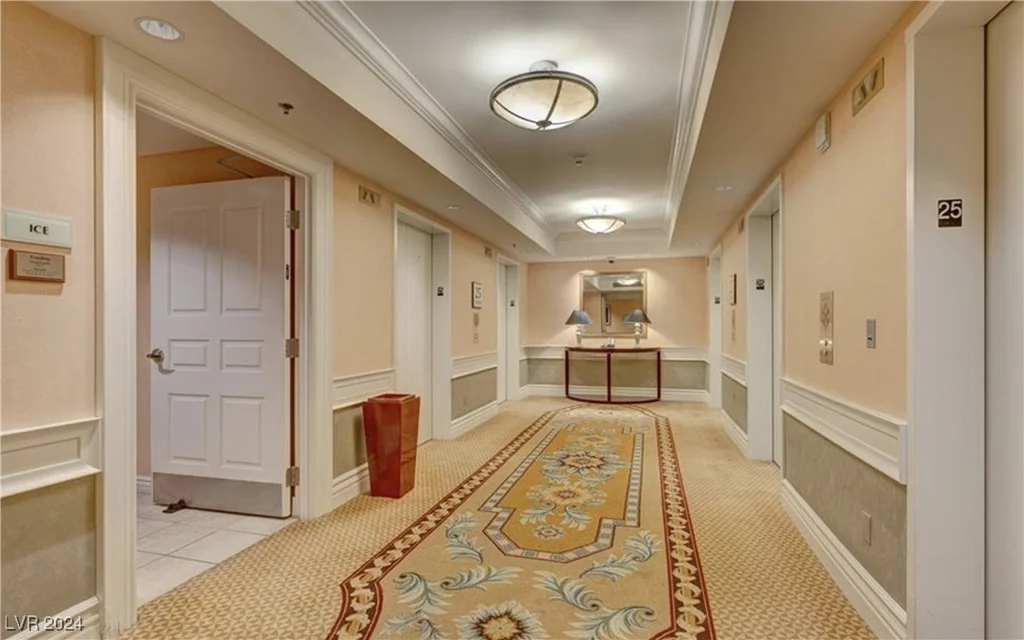 125 Harmon, Las Vegas, NV 89109