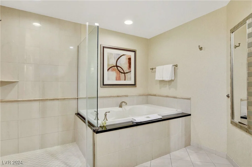 125 Harmon, Las Vegas, NV 89109