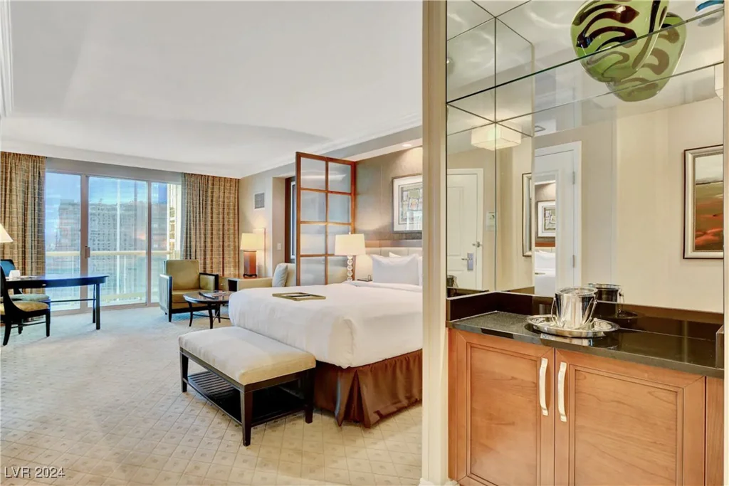 125 Harmon, Las Vegas, NV 89109
