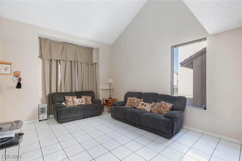 2732 Sesame, Las Vegas, NV 89142