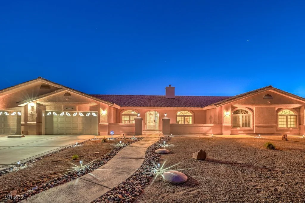 8635 Cougar, Las Vegas, NV 89148