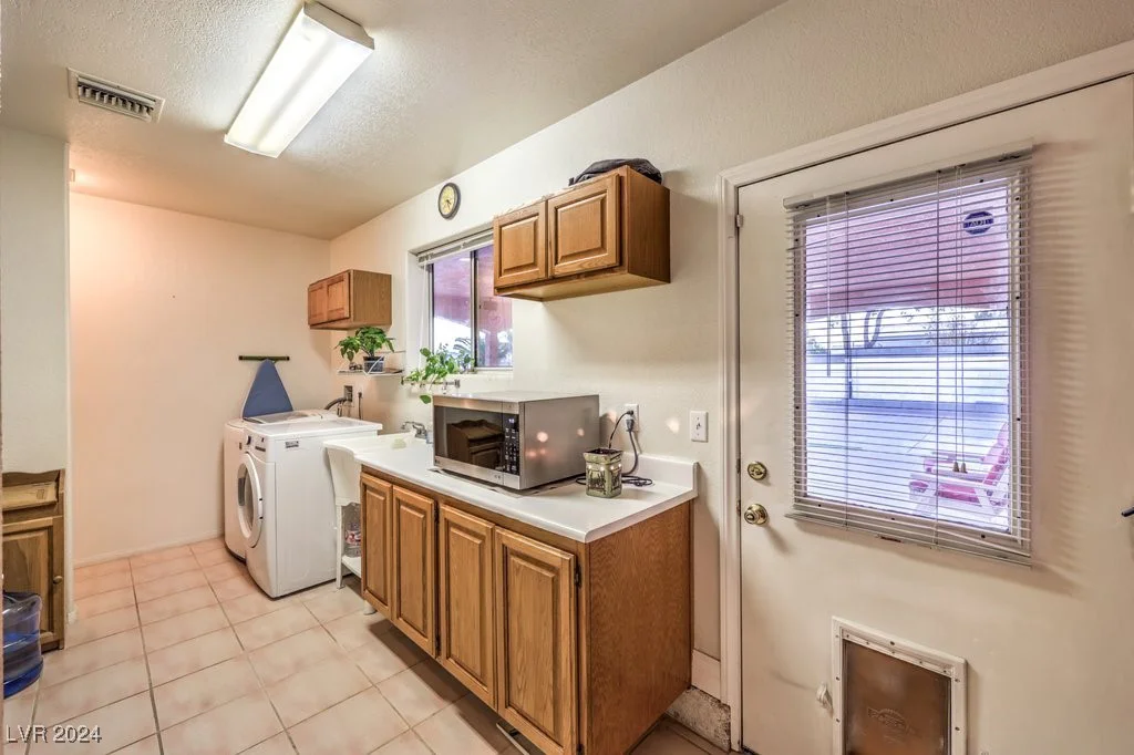 8635 Cougar, Las Vegas, NV 89148