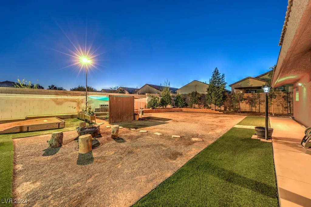 8635 Cougar, Las Vegas, NV 89148