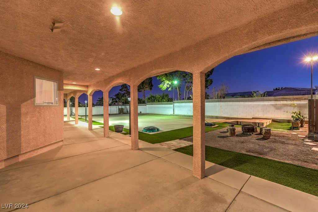 8635 Cougar, Las Vegas, NV 89148