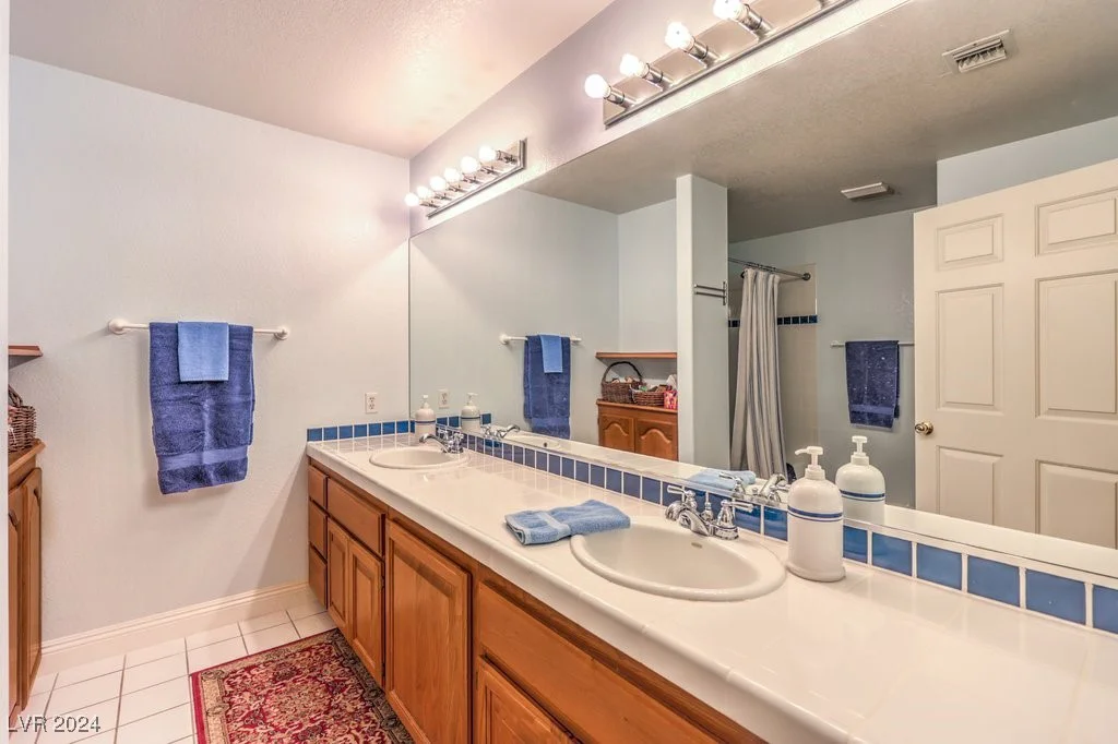 8635 Cougar, Las Vegas, NV 89148