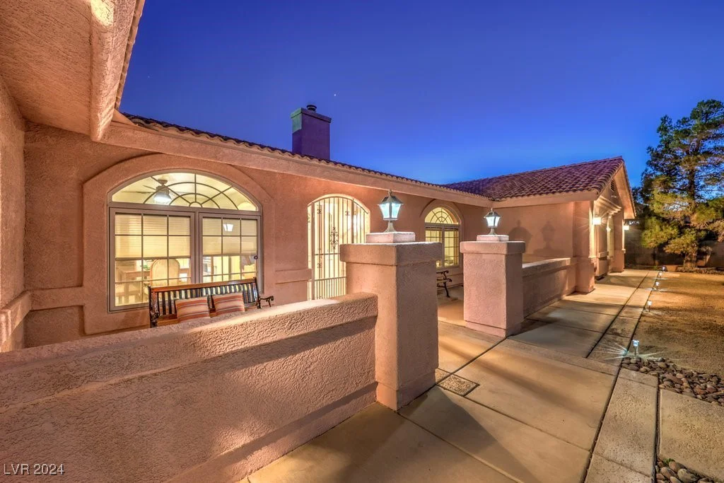 8635 Cougar, Las Vegas, NV 89148