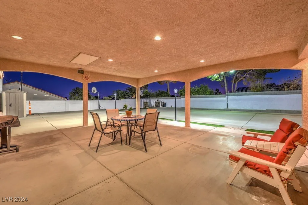 8635 Cougar, Las Vegas, NV 89148