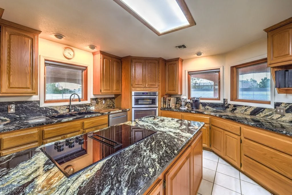8635 Cougar, Las Vegas, NV 89148