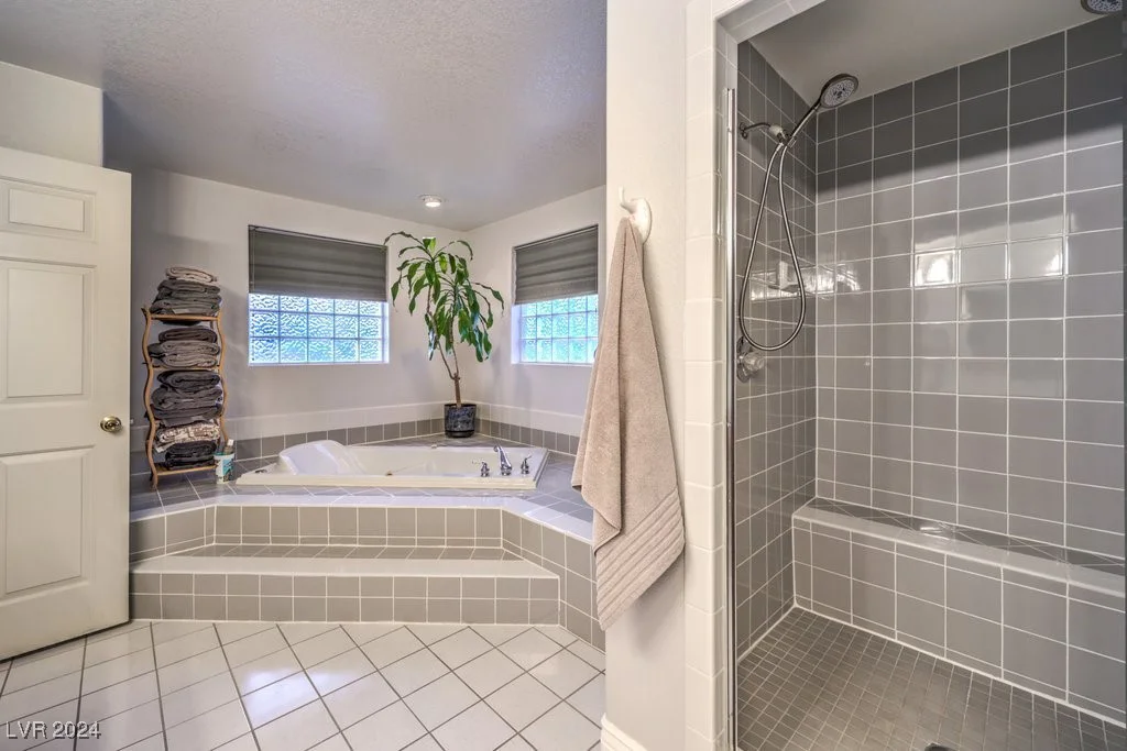 8635 Cougar, Las Vegas, NV 89148