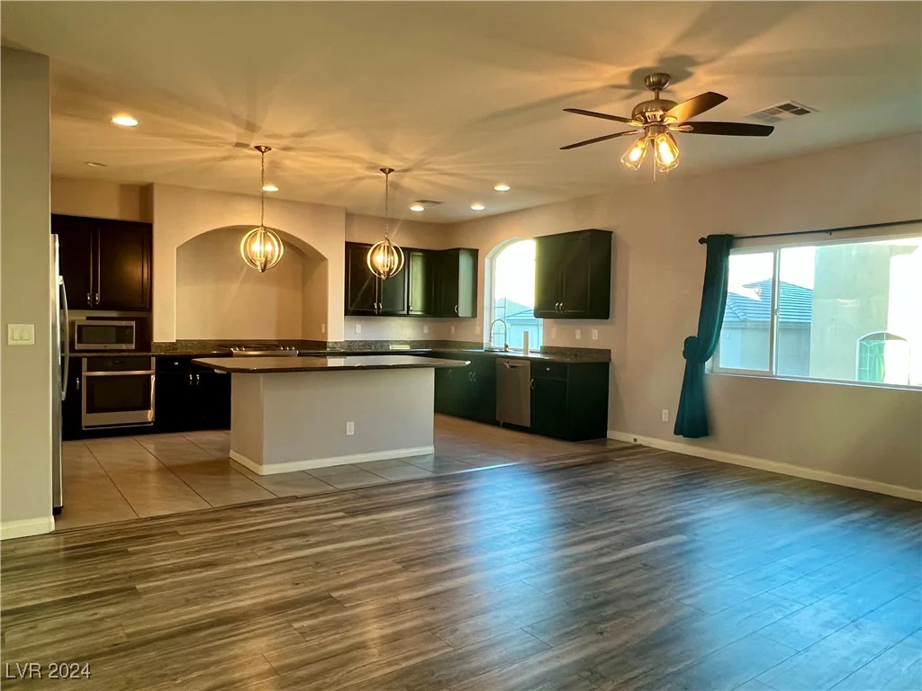9886 Gold Coin, Las Vegas, NV 89141