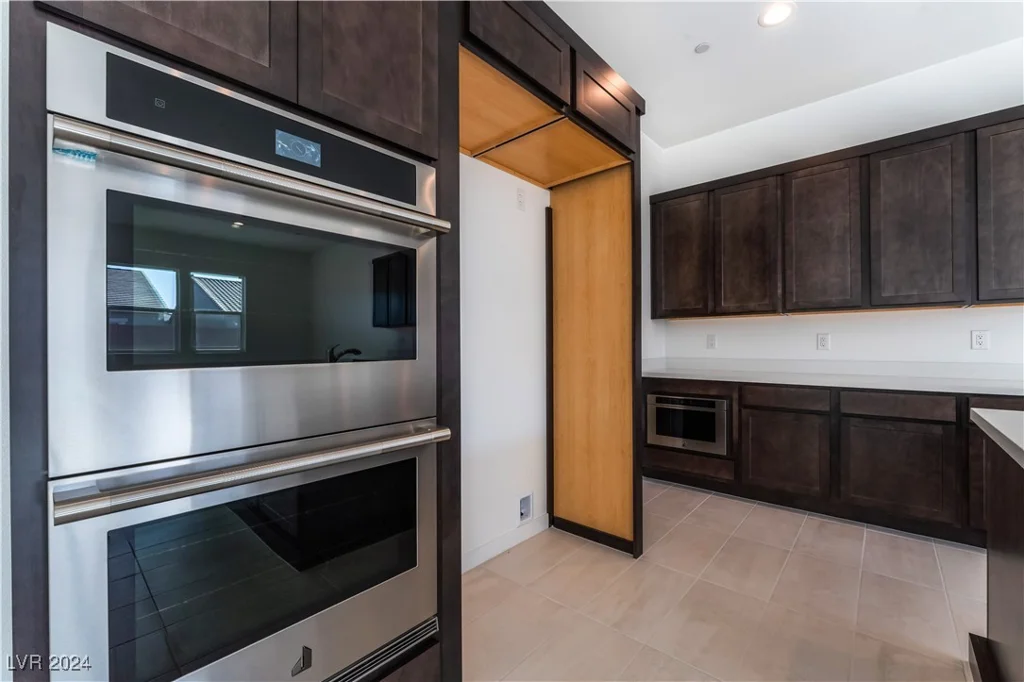 5733 Granite Landing, Las Vegas, NV 89131