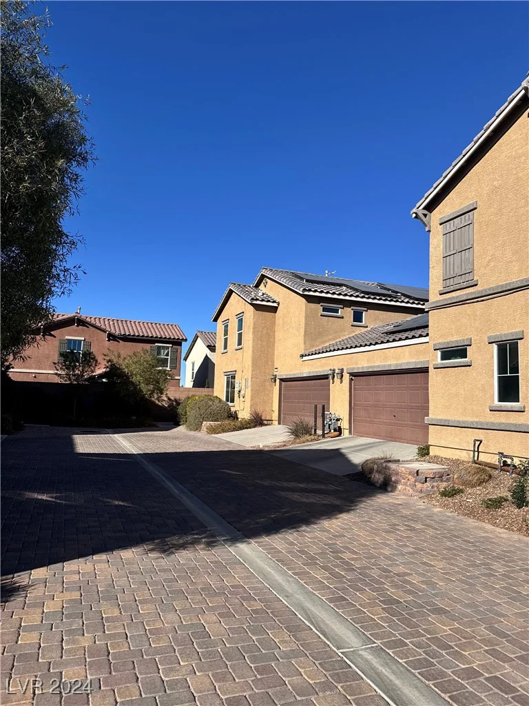 1063 Admiral Emblem, Henderson, NV 89015
