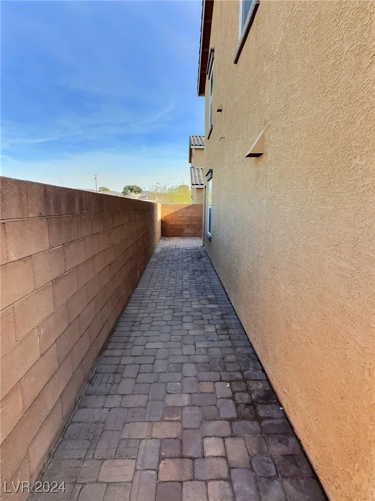1063 Admiral Emblem, Henderson, NV 89015