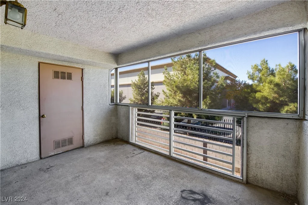 4555 Sahara, Las Vegas, NV 89104