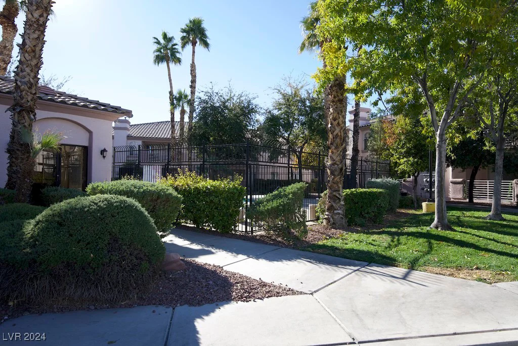 4555 Sahara, Las Vegas, NV 89104