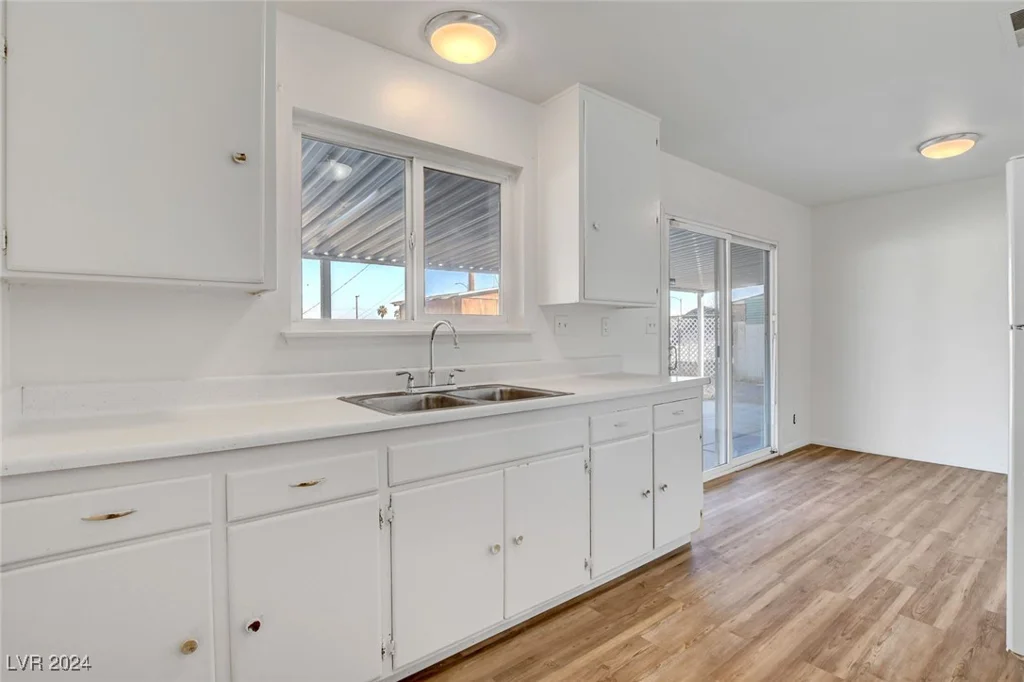 120 Maple, Henderson, NV 89015