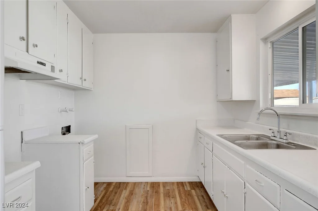 120 Maple, Henderson, NV 89015