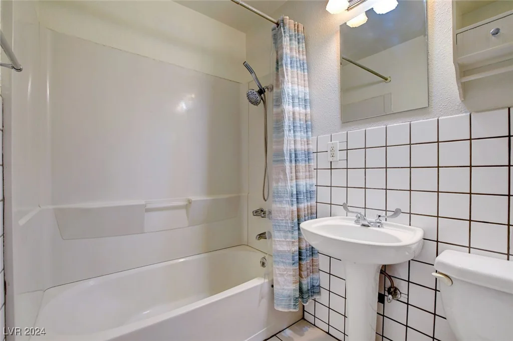 120 Maple, Henderson, NV 89015