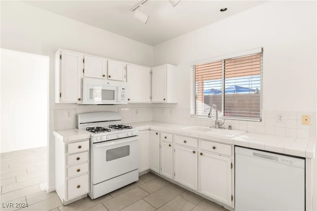3837 Willowview, Las Vegas, NV 89147