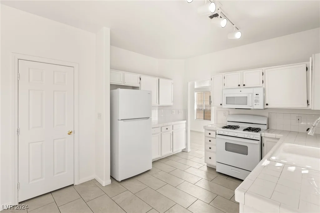 3837 Willowview, Las Vegas, NV 89147