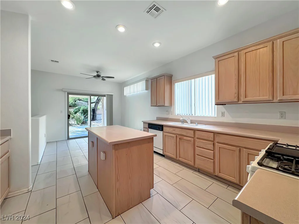 2133 King Mesa, Henderson, NV 89012