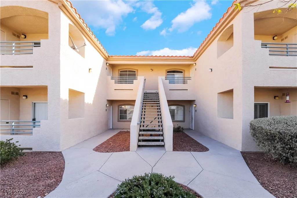 5415 Harmon, Las Vegas, NV 89103