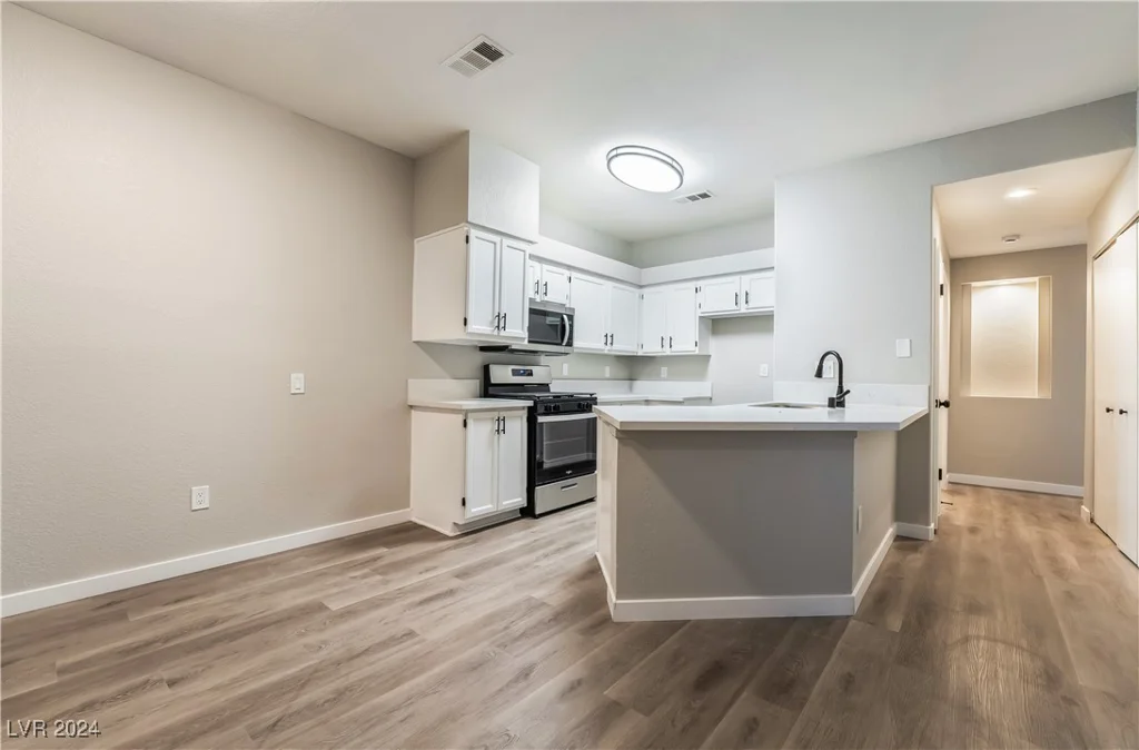 5415 Harmon, Las Vegas, NV 89103