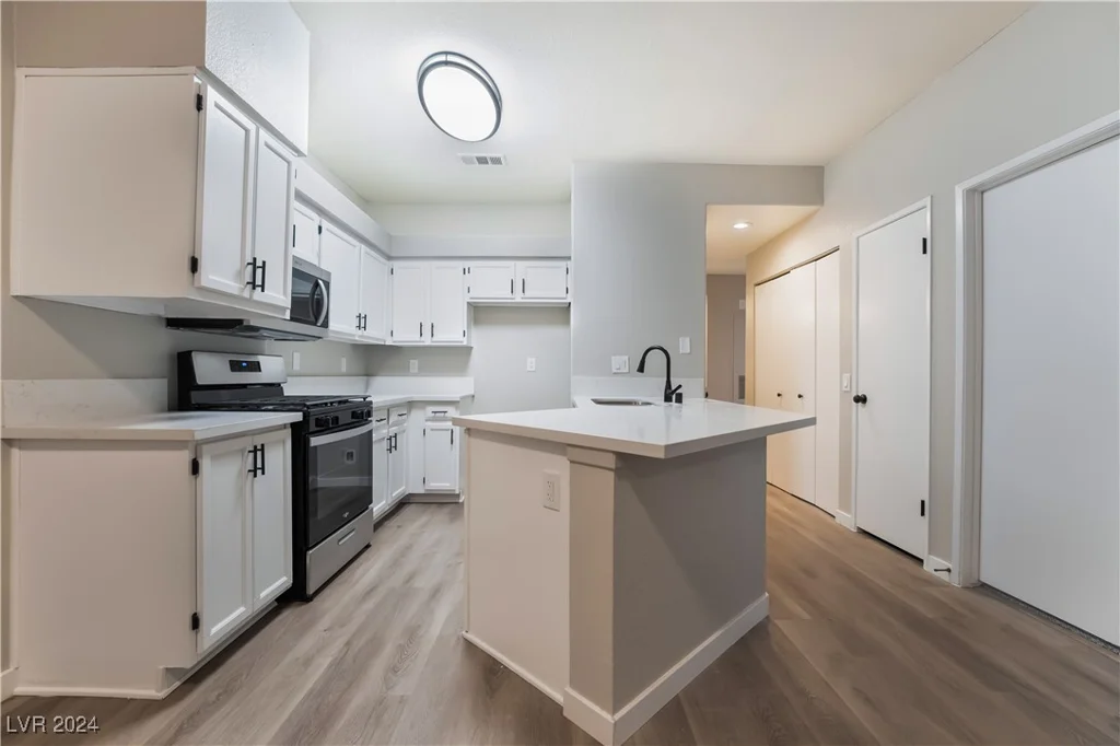 5415 Harmon, Las Vegas, NV 89103